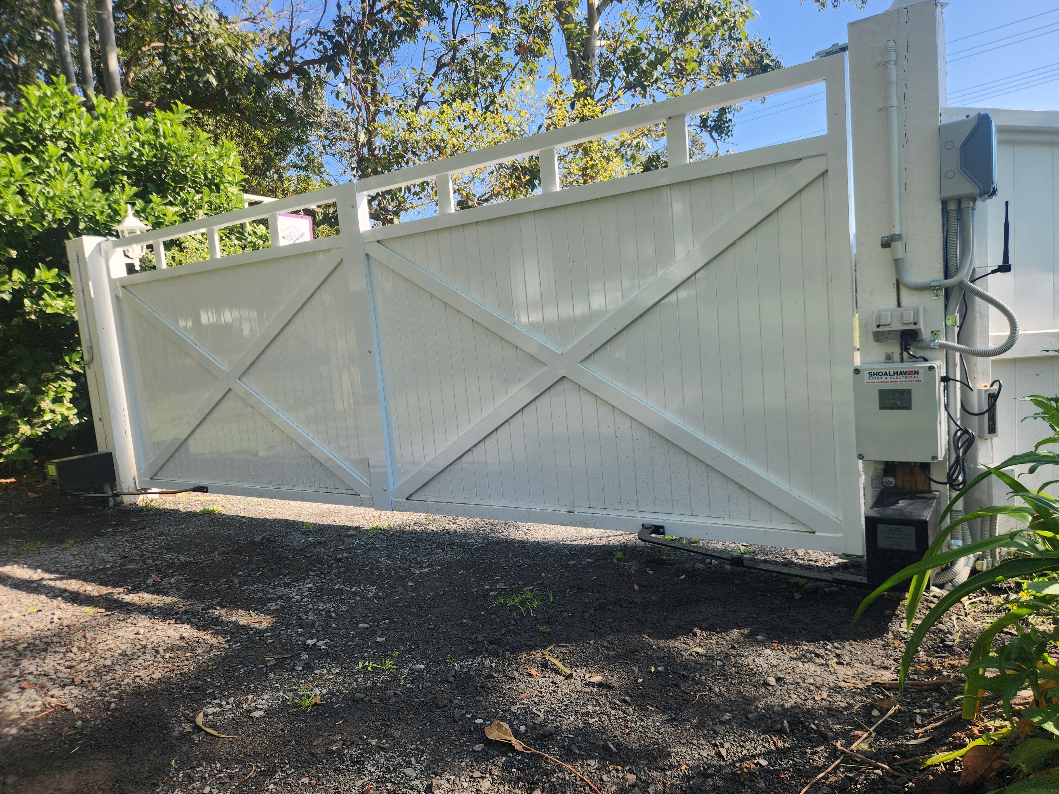 Swing gates – a stylish and practical access solution.